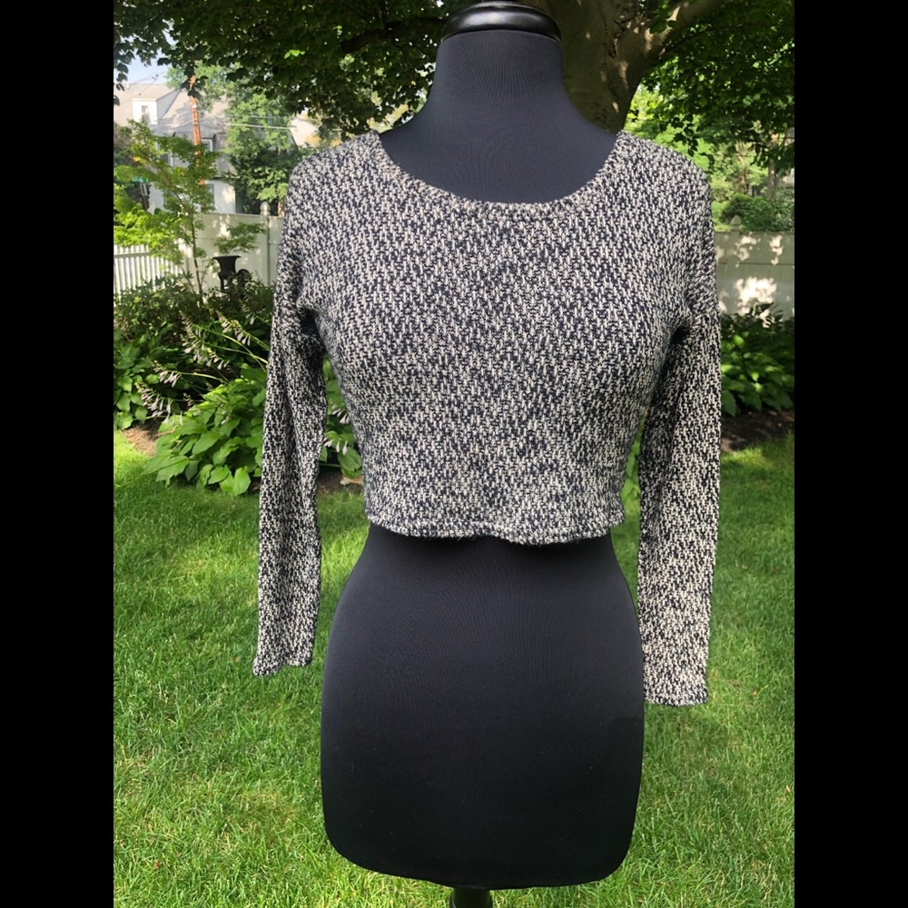 Thin knit crop sweater